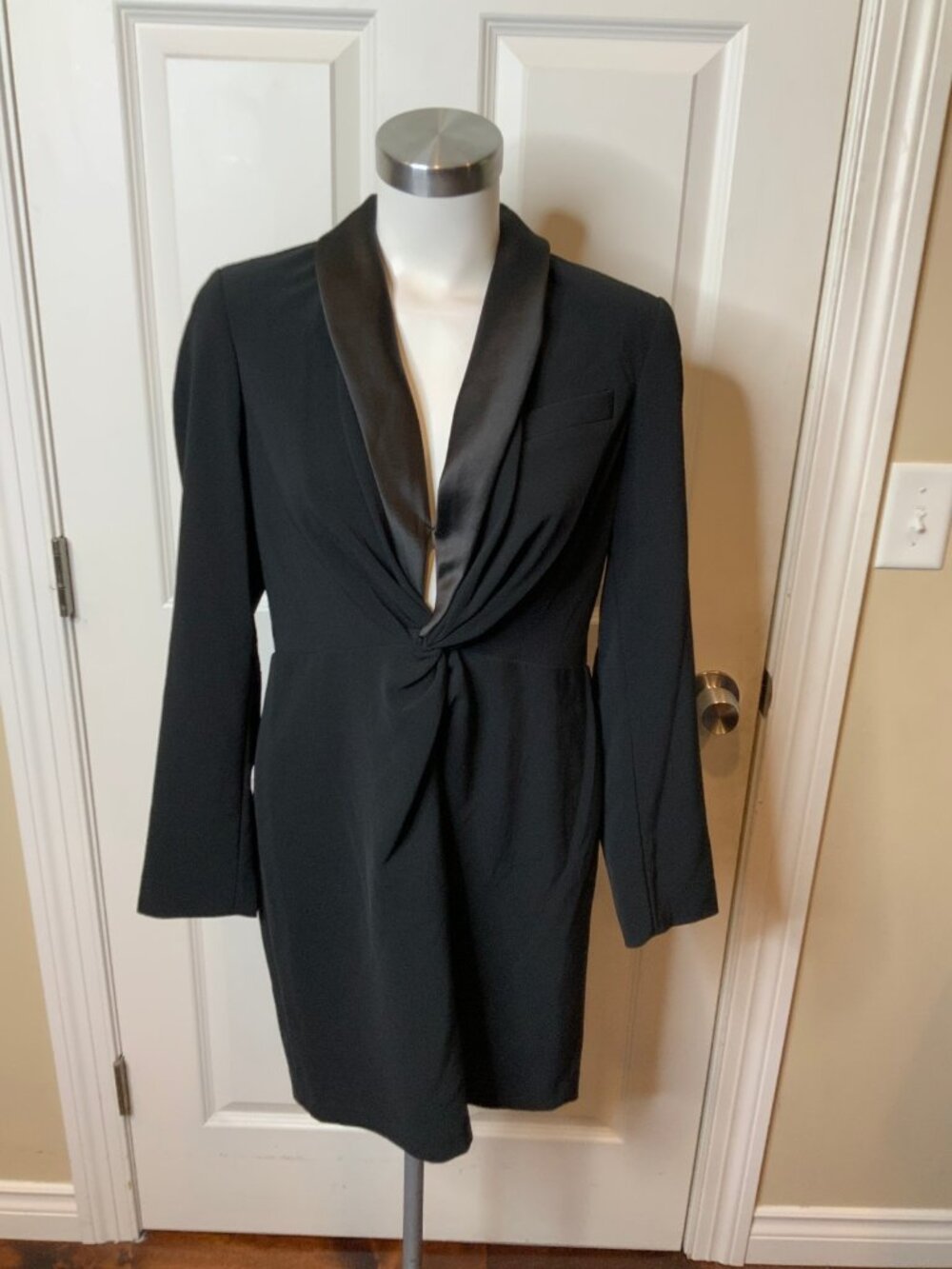 Lauren Ralph Lauren Black Tuxedo Lapel V-Neck Dress NWT $265, Size 8P
